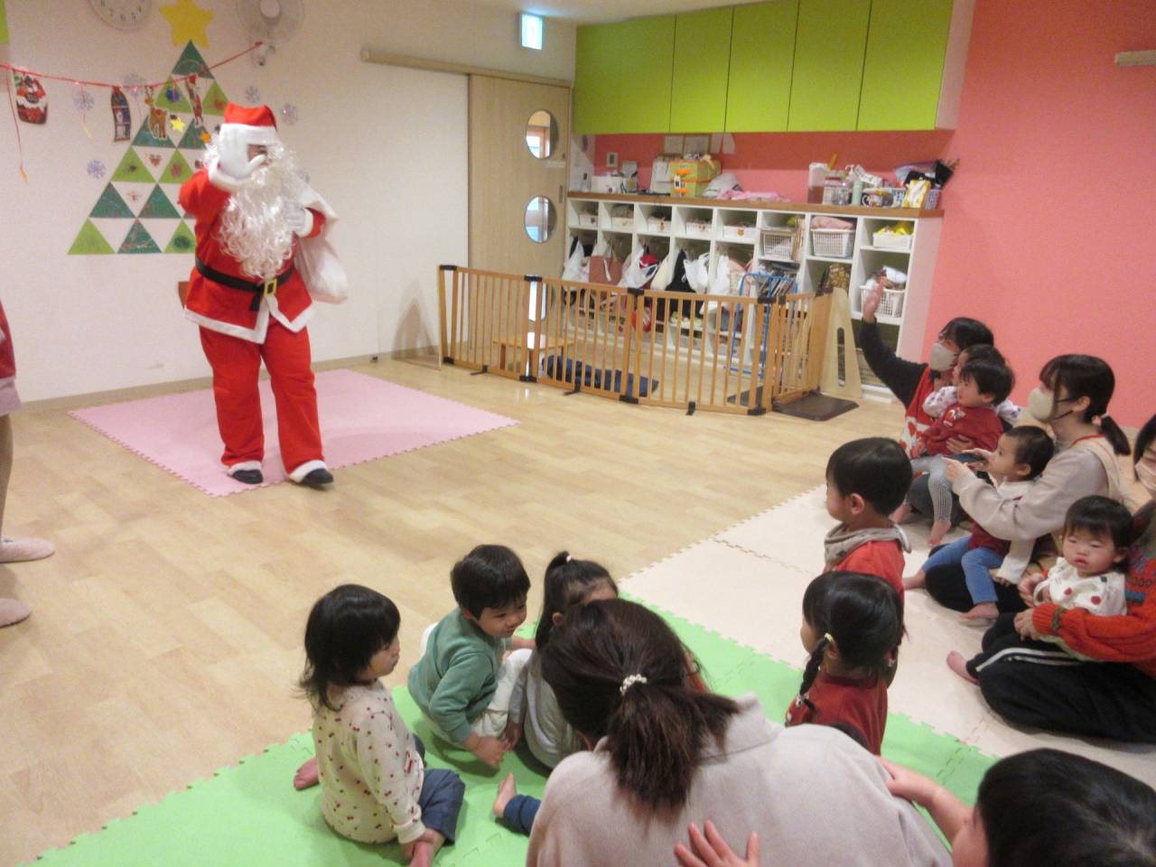 【武蔵野市】クリスマス集会が行われました【むくむくみらい保育園】